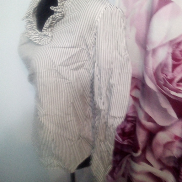 Gap Top - Picture 6 of 7